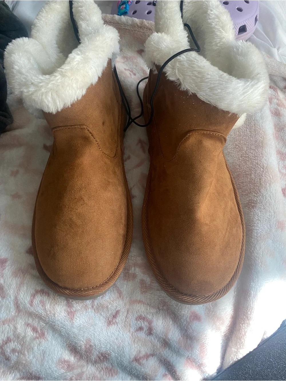 Women’s Cozy Faux-Suede Ankle Boots with Plush Fur Lining - Brown